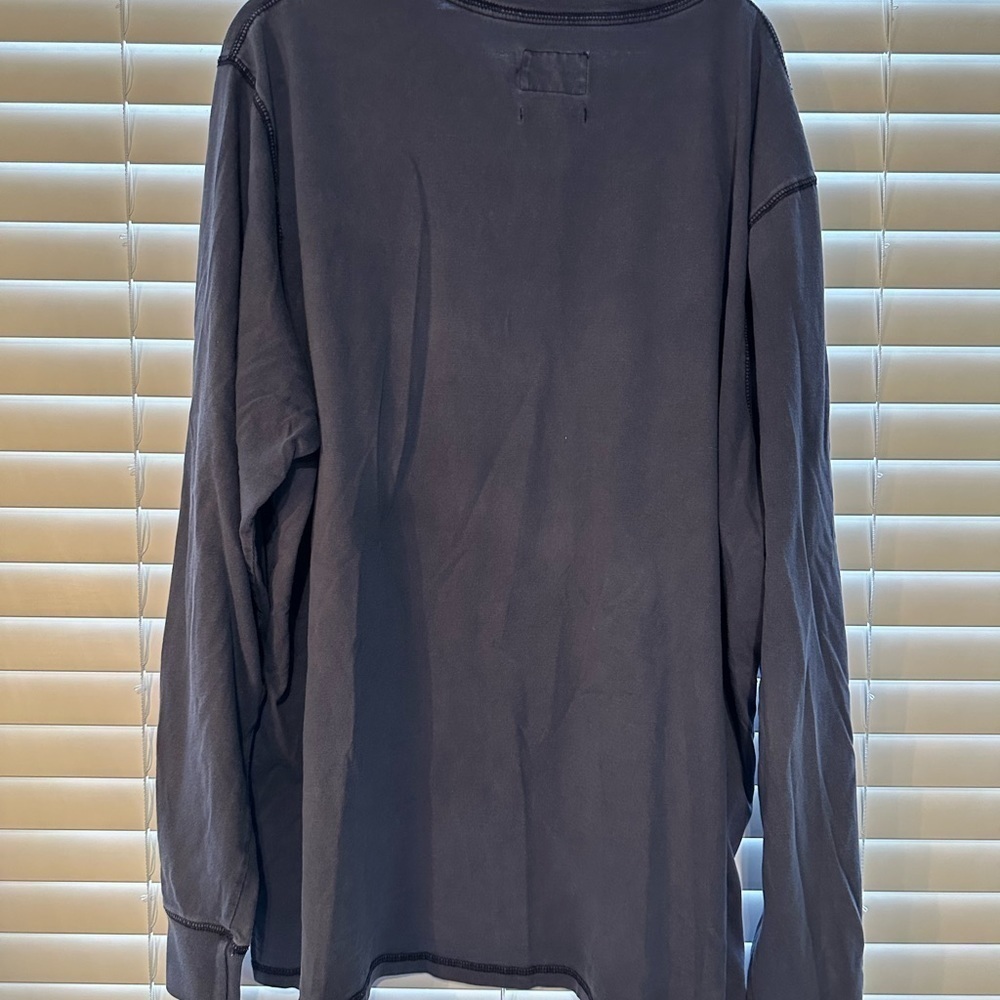 Sweatshirt​​​​​​​ - Picture 3 of 3